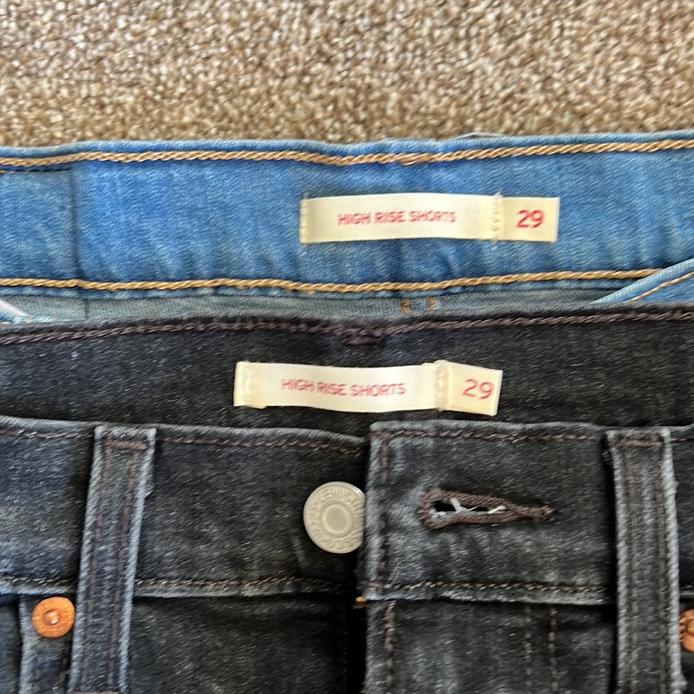 Levi's High Rise Shorts - Picture 6 of 6
